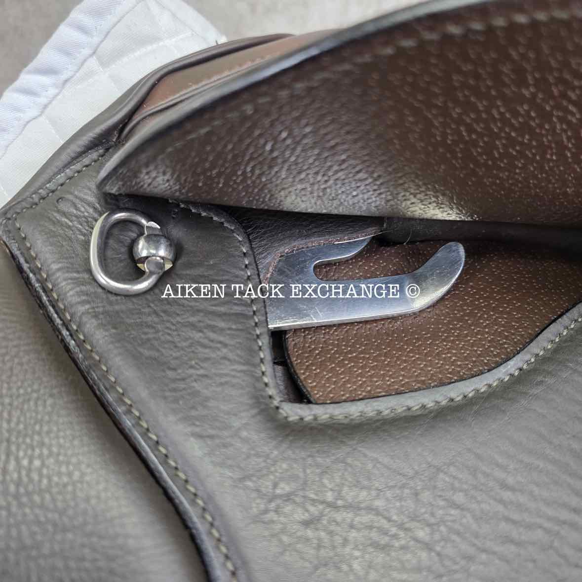 **SOLD** Royal Heritage Stella Jump Saddle, 18" Seat, Adjustable Tree - Changeable Gullet, Wool Flocked Panels