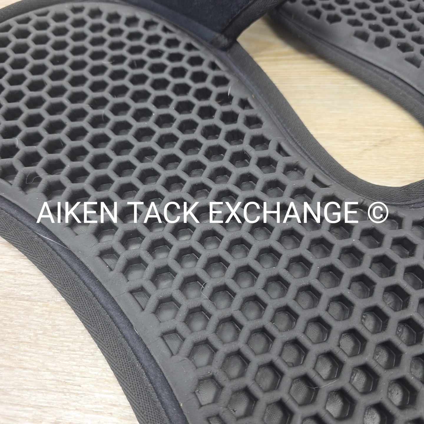 Acavallo Wither Free Hexagonal Gel & Memory Foam Half Pad