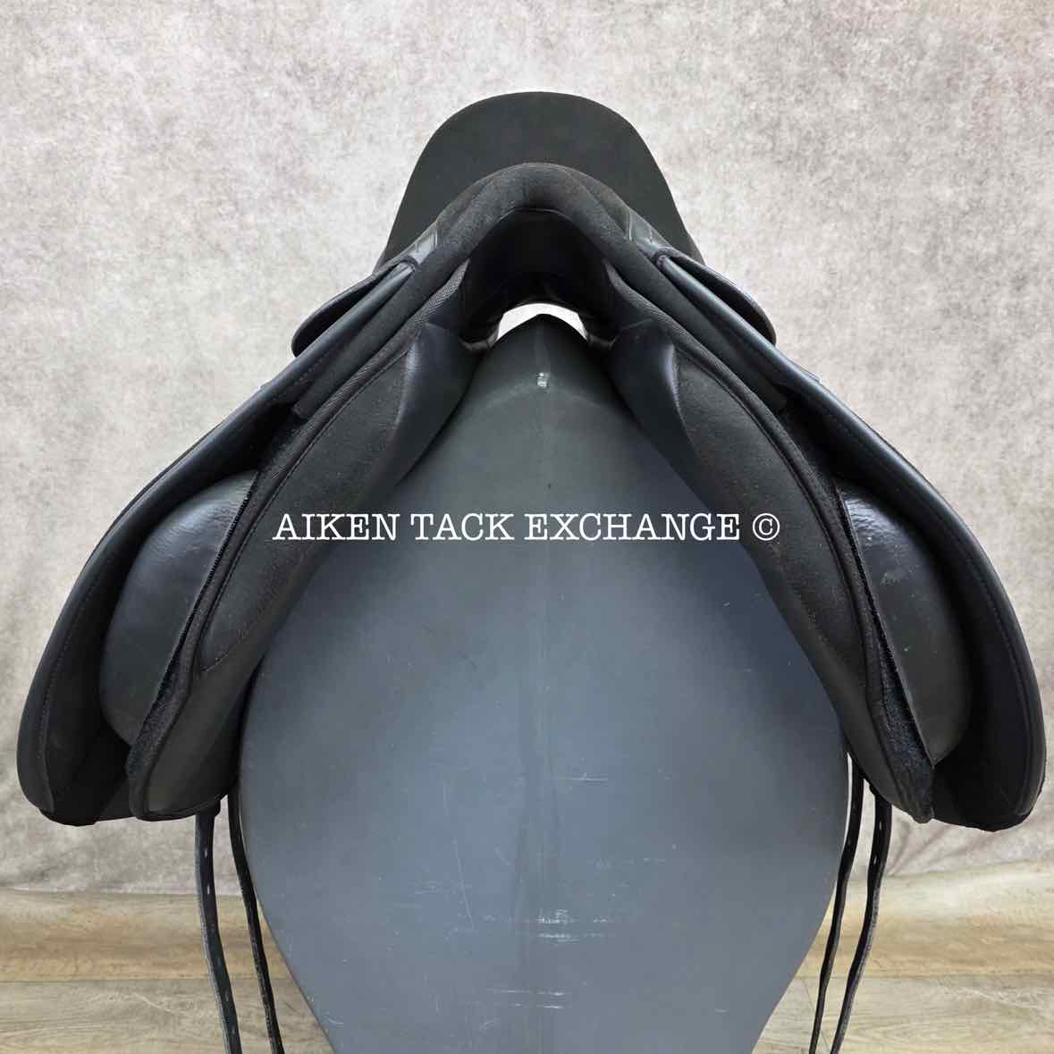 Thorowgood T4 Dressage Saddle, 17.5" Seat, Adjustable Tree - Changeable Gullet, Wool Flocked Panels