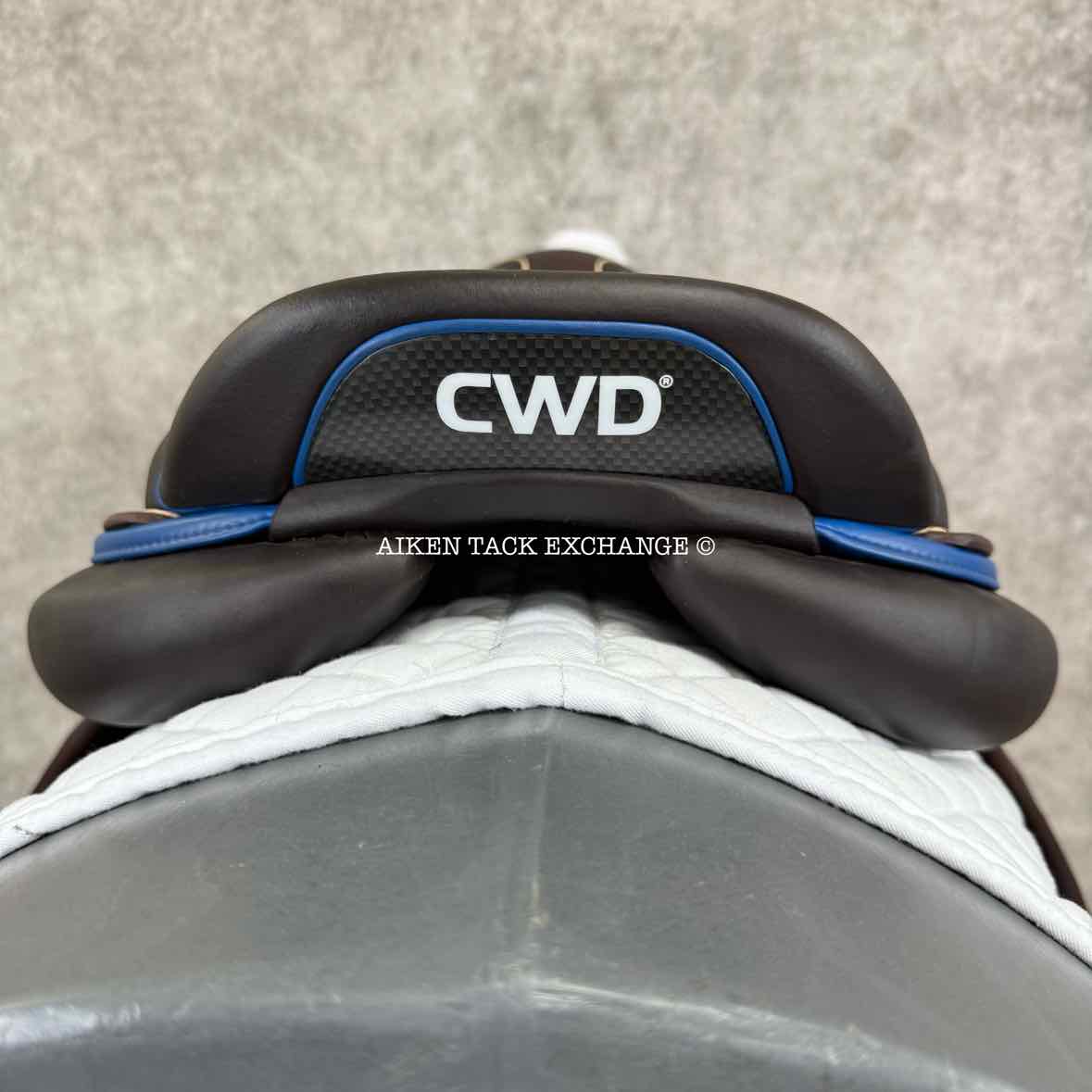 2019 CWD SE32 2GS Mademoiselle Close Contact Jump Saddle, 17" Seat - S1, 3L Flap, Dynamick Flex Tree - Medium, Full Buffalo Leather