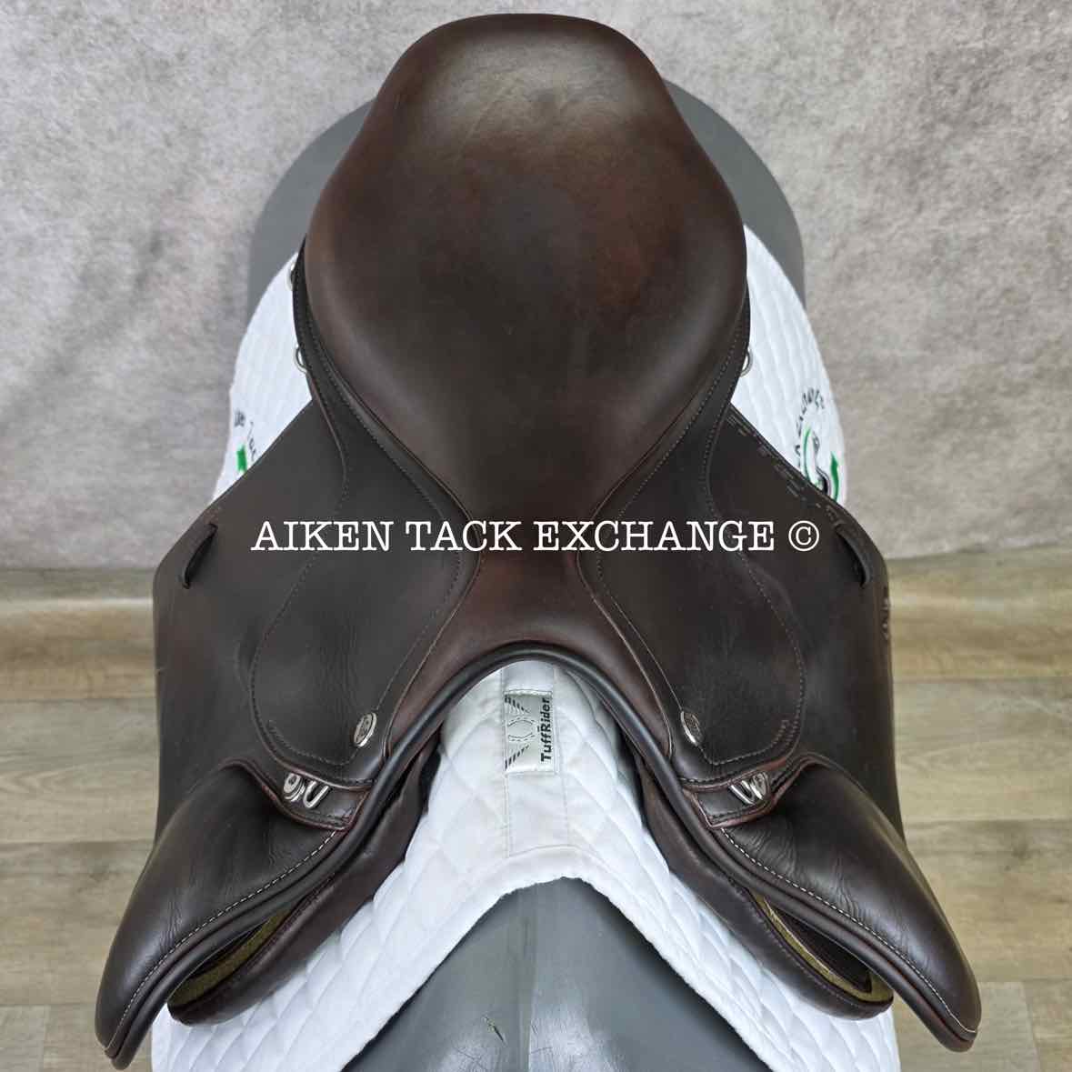 **SOLD** 2016 Prestige X-Perience Close Contact Jump Saddle, 17" Seat, 33 Tree - Medium, Wool Flocked Panels