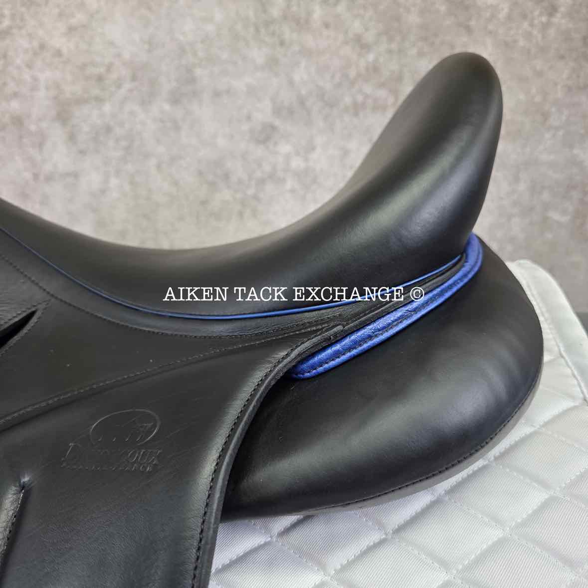 2018 Devoucoux Makila Lab Monoflap Dressage Saddle, 17.5" Seat - 2AA Flap, MW Tree, D3D Panels, Full Buffalo Leather