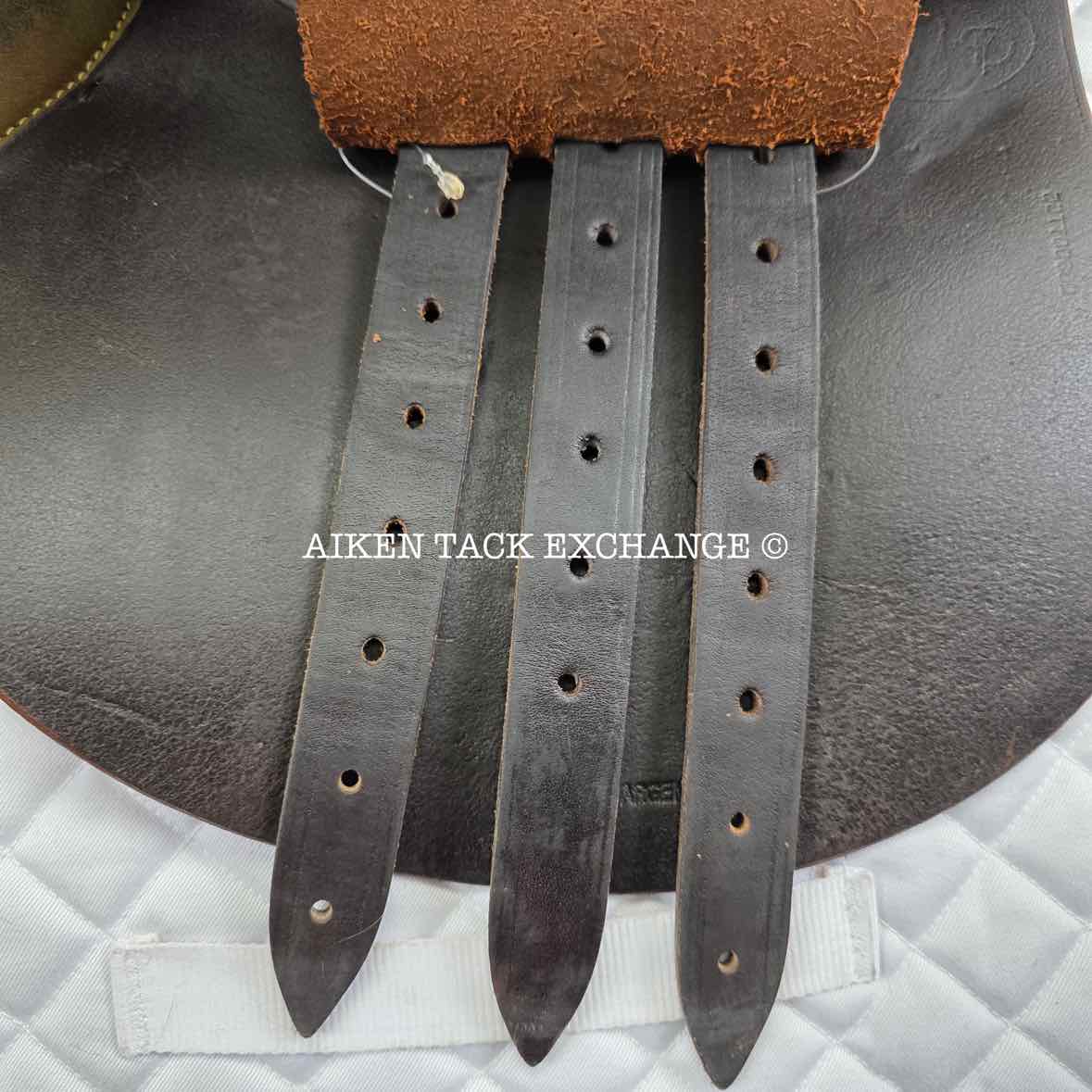 Collegiate Miller's USET Close Contact Jump Saddle, 16.5" Seat, Medium Tree, Foam Panels