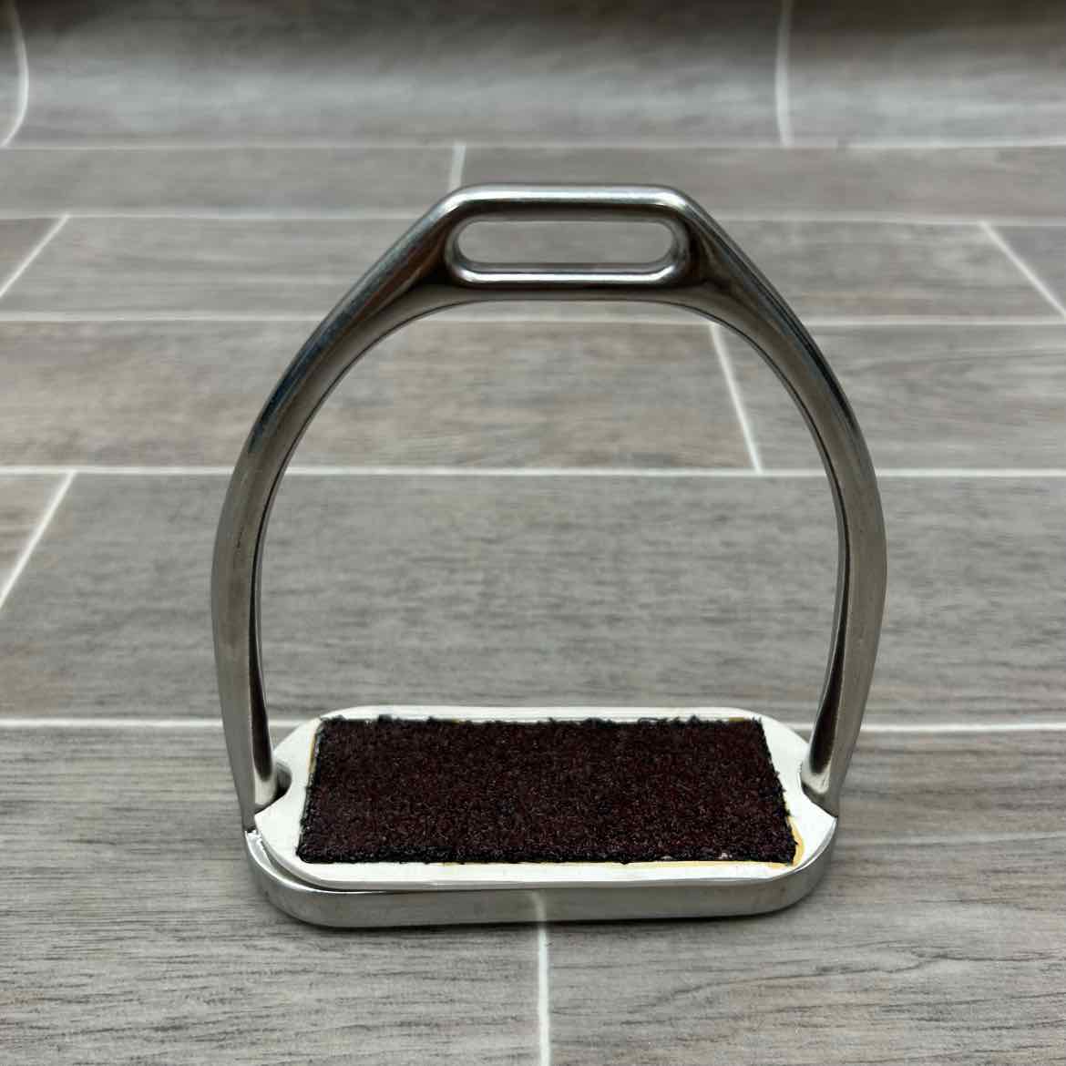 Fillis Stirrup Irons with Sure Grip Stirrup Pads, 4.75"