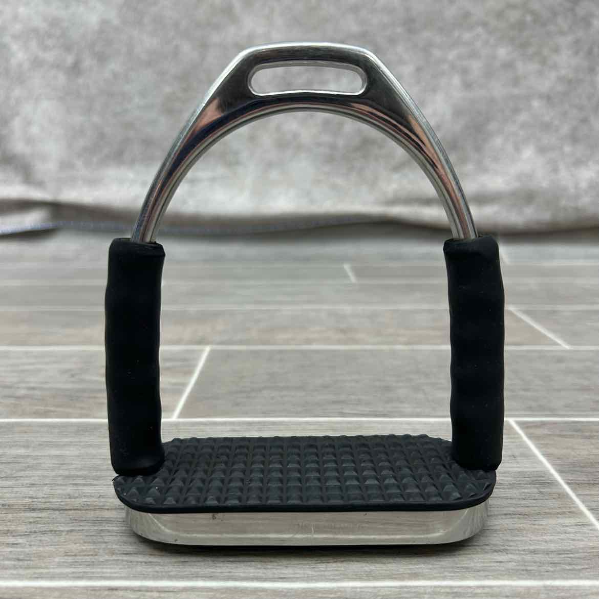Herm Sprenger Original System 4-F Jointed Flex Stirrup Irons 4.25"