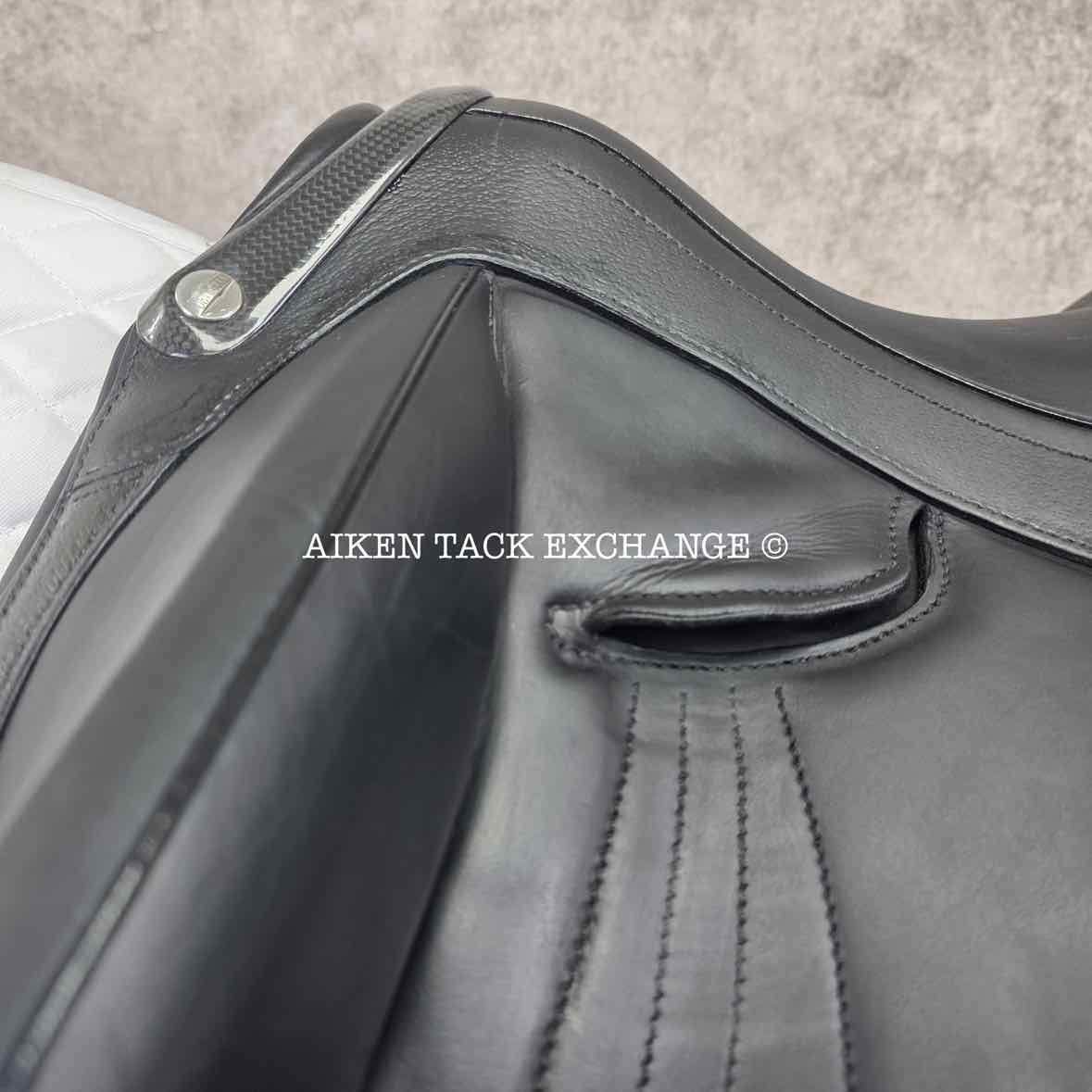 2020 Devoucoux Makila Harmonie Monoflap Dressage Saddle, 17" Seat, 1A Flap - Short, Dynamick Tree - Medium, D3D Panels, Full Buffalo Leather