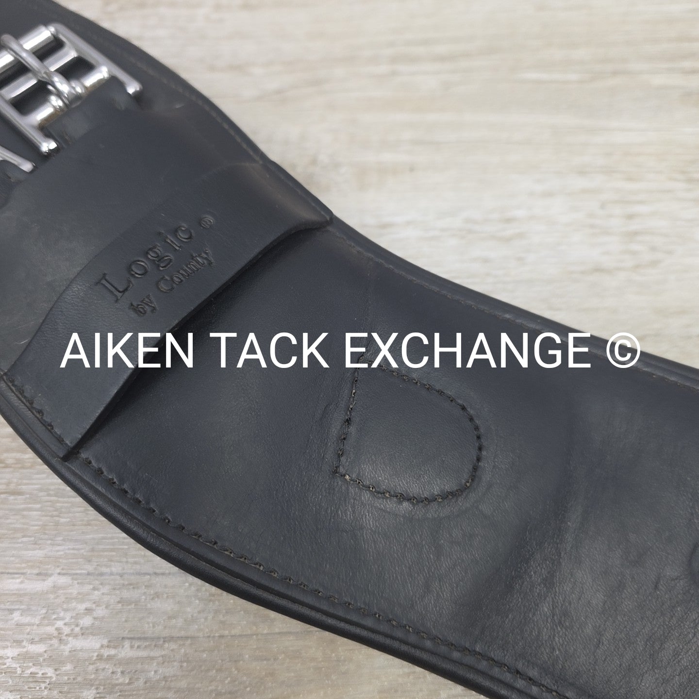 County Logic Shoulder Relief Dressage Girth, Black, 26"