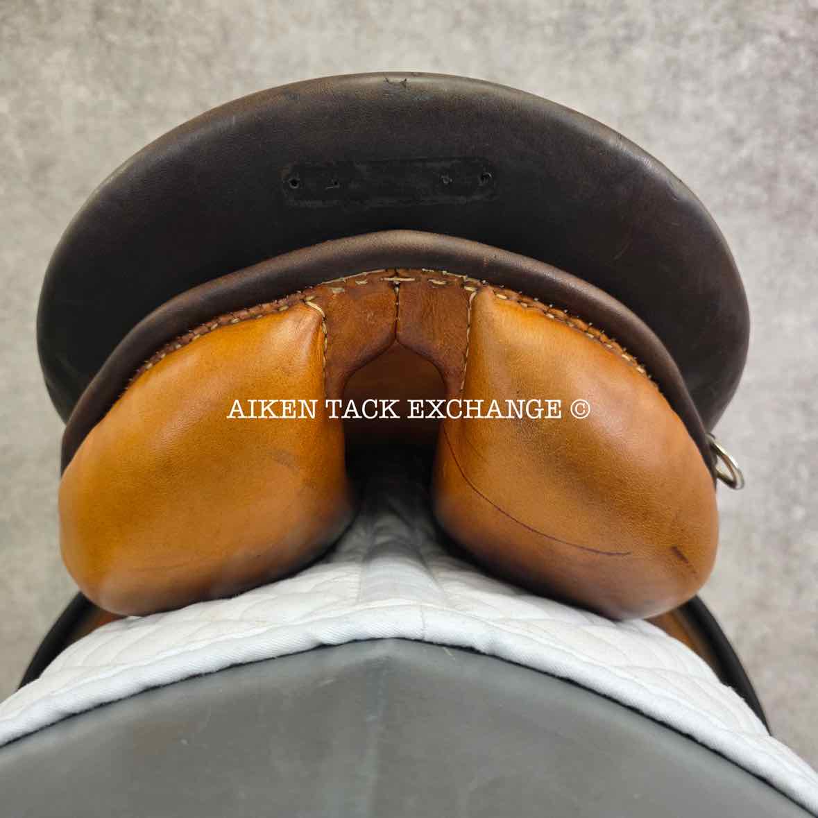 Stubben Siegfried Saddle, 18.5" Seat, 31cm Tree - Medium Wide, Wool Flocked Panels