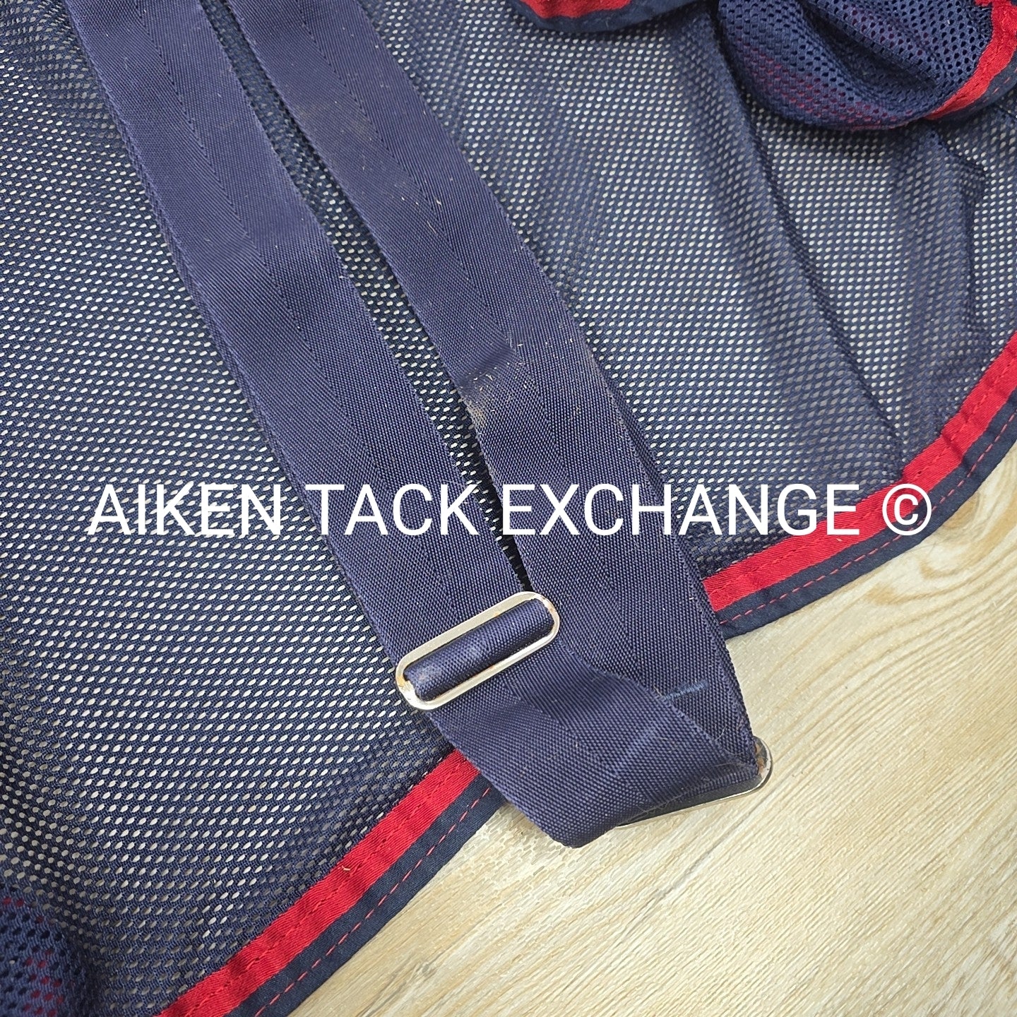 Weatherbeeta Breeze with Surcingle Combo Neck, 75" (has blemishes)