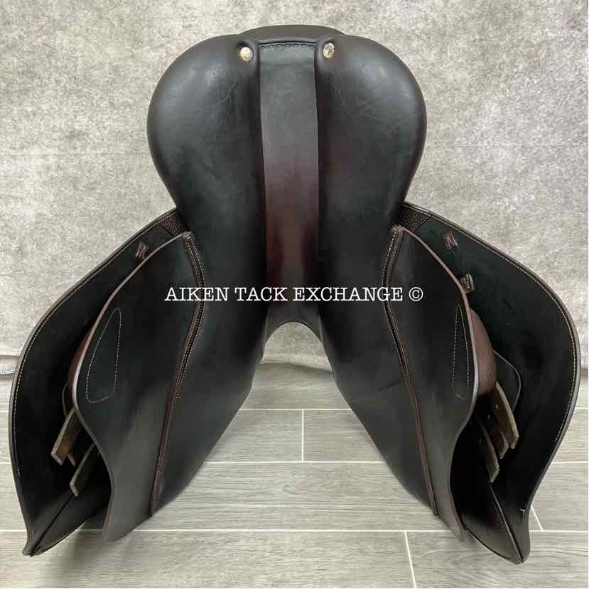 2018 CWD SE03 Close Contact Jump Saddle, 17.5" Seat, 3L Flap, Medium Wide Tree, Foam Panels
