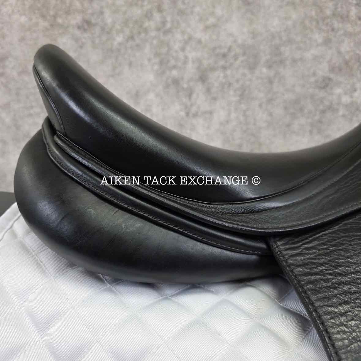 **On Trial** 2006 Prestige Dressage 2000 Saddle, 18" Seat, 35 Tree - MW, Wool Flocked Panels
