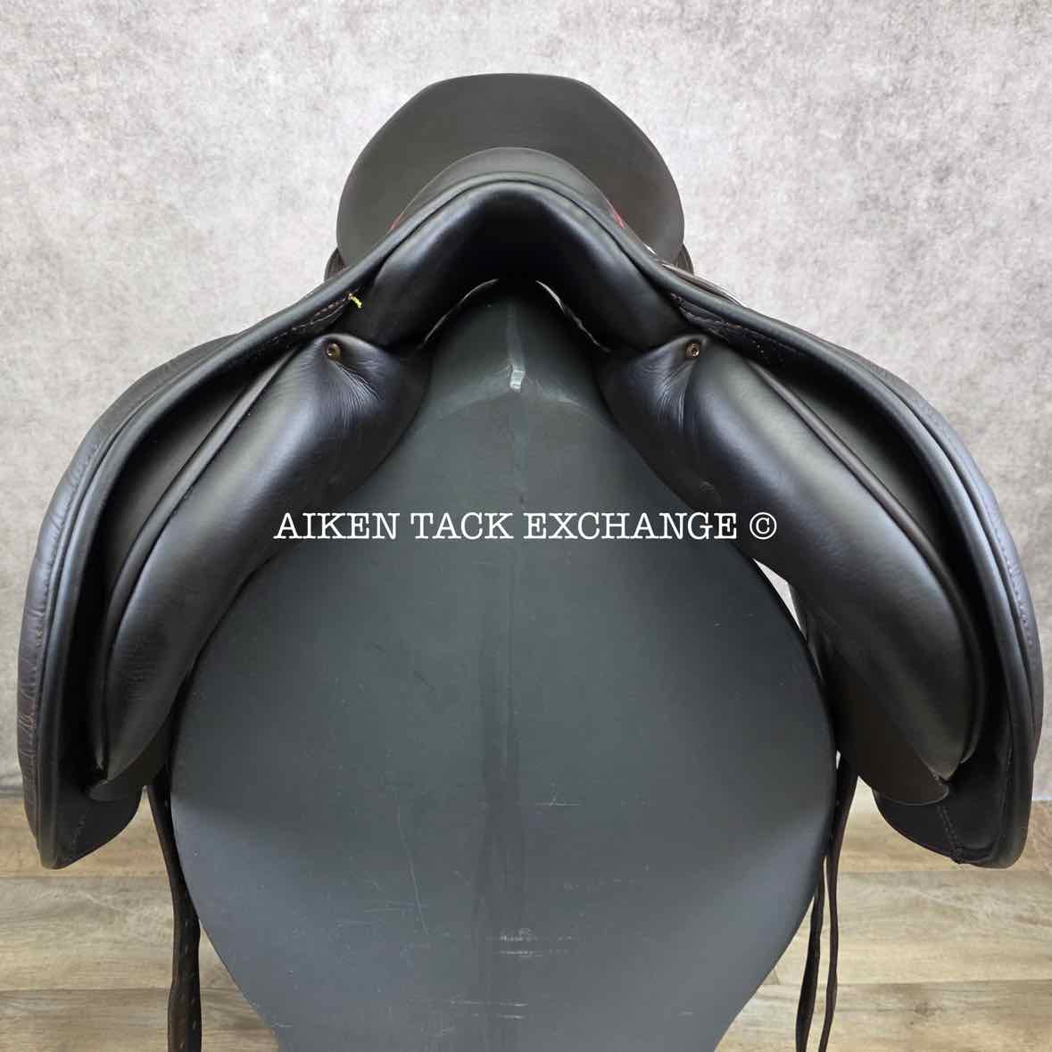 **On Trial** 2021 Stubben Phoenix Elite Close Contact Jump Saddle, 18" Seat, 30cm Tree - MW, Wool Flocked Panels