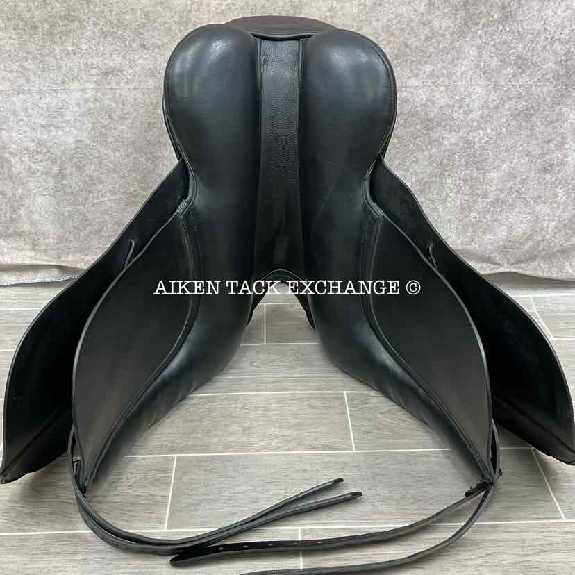 **SOLD** Kent & Masters MDS S-Series Standard Wither Surface Block Dressage Saddle, 18" Seat, Adjustable Tree - Changeable Gullet, Wool Flocked Panels