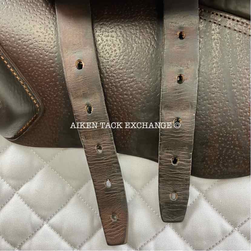 2017 CWD SE10 Close Contact Jump Saddle, 15.5" Seat, 1K Flap, MW/W Tree, Foam Panels, Full Buffalo Leather