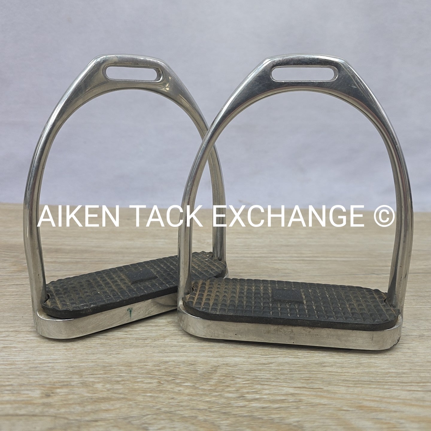 Stubben Fillis Stirrup Irons, 4.75"