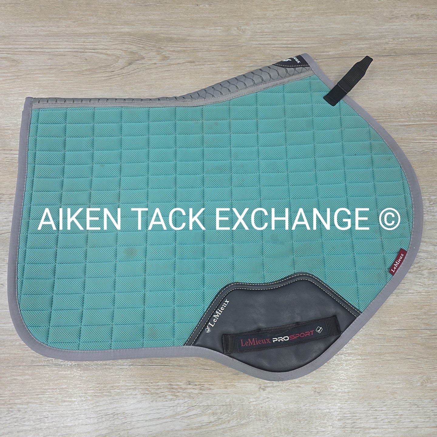 LeMieux Close Contact Square Jump Saddle Pad, Large