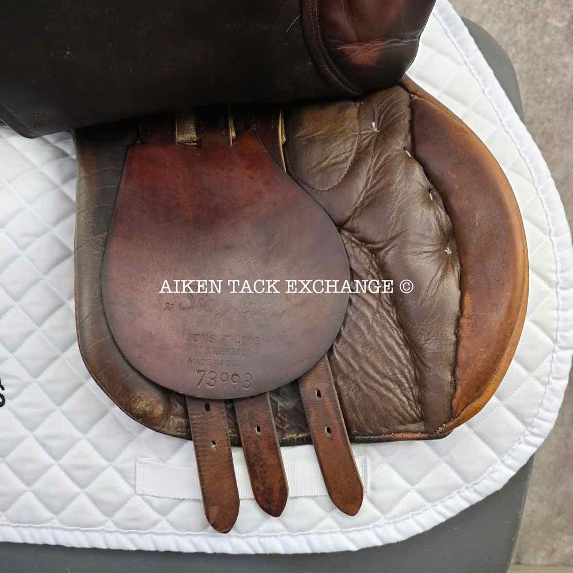 Stubben Siegfried Saddle, 16.5" Seat, 31.5 cm Tree - Wide, Wool Flocked Panels