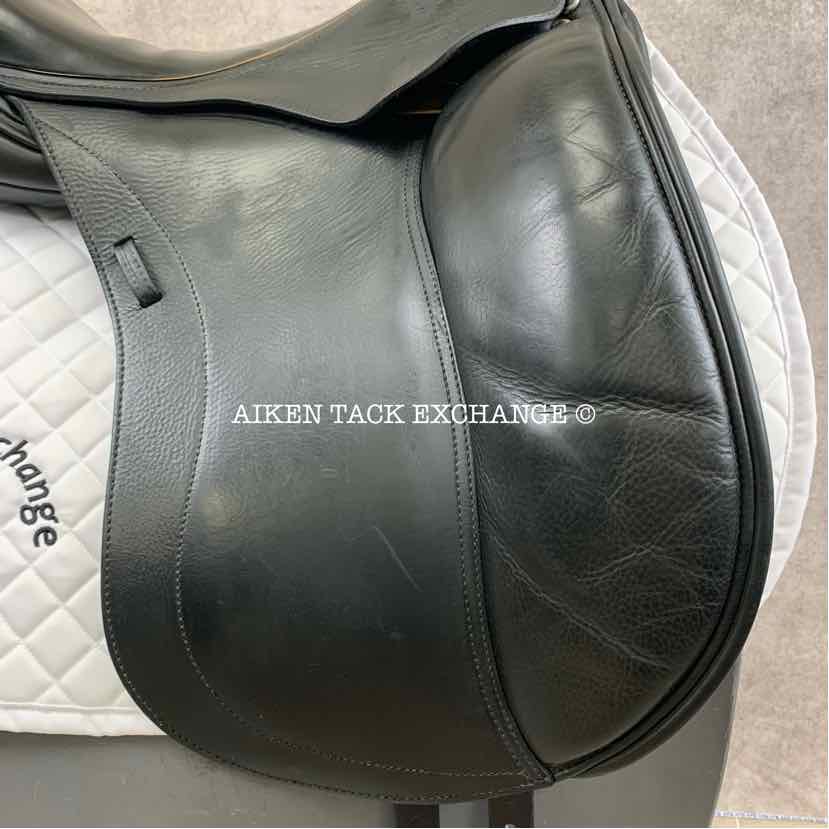 2006 Schleese Wave Dressage Saddle, 18" Seat, Adjustable AdapTree, Wool Flocked Panels