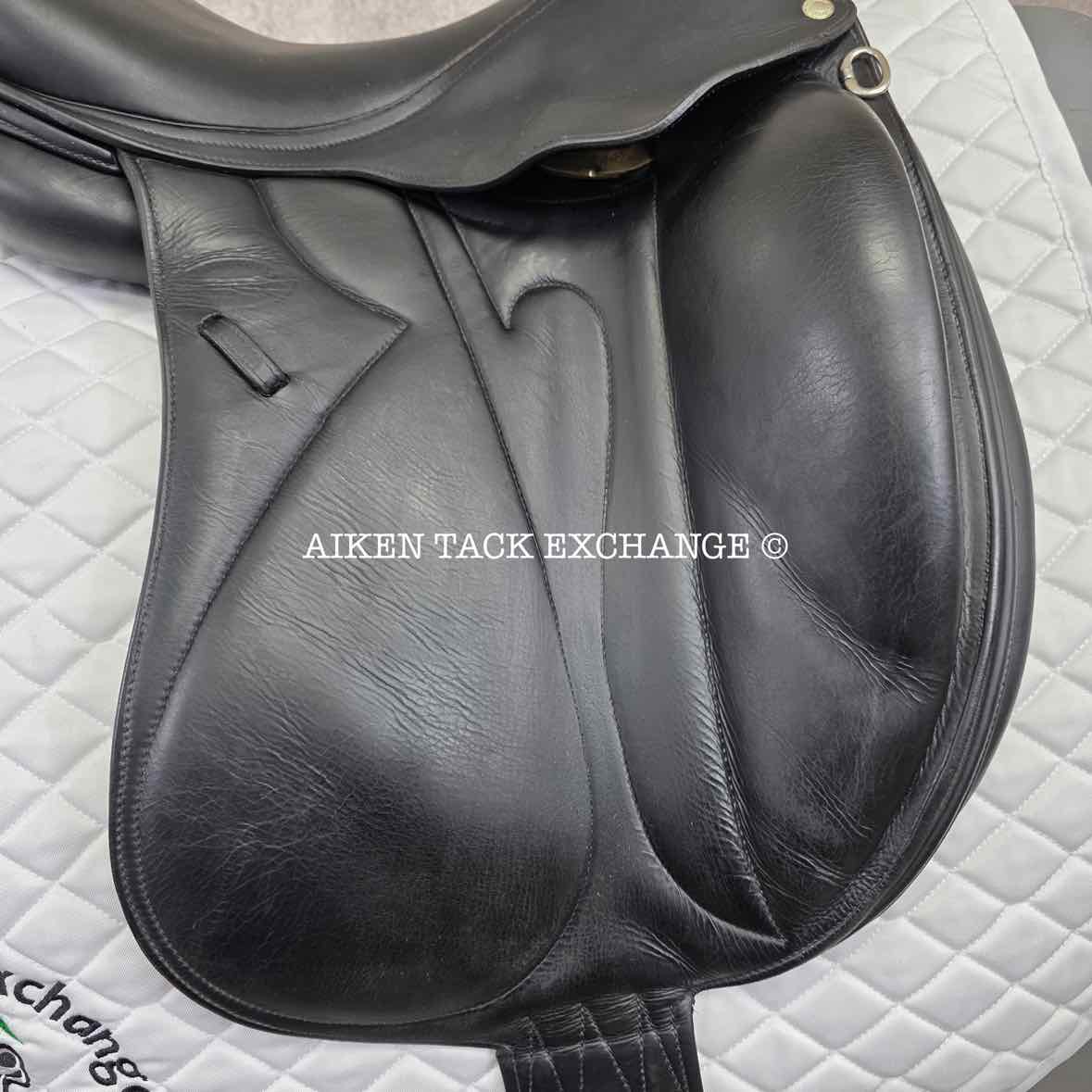 2001 Devoucoux Makila Monoflap Dressage Saddle, 17" Seat, 2A Flap, M/MW Tree, Foam Panels, Full Buffalo Leather