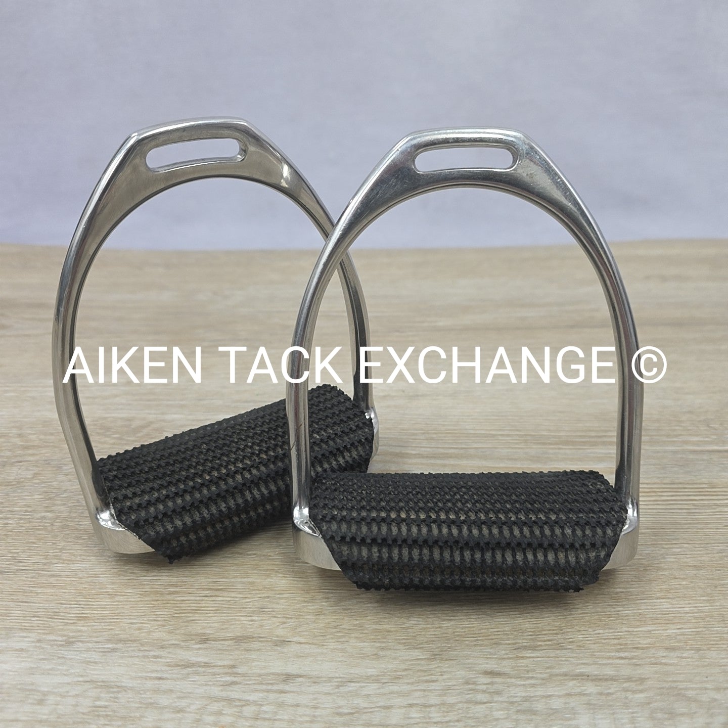 Fillis Stirrup Irons with Super Comfort Pads, 4.5"