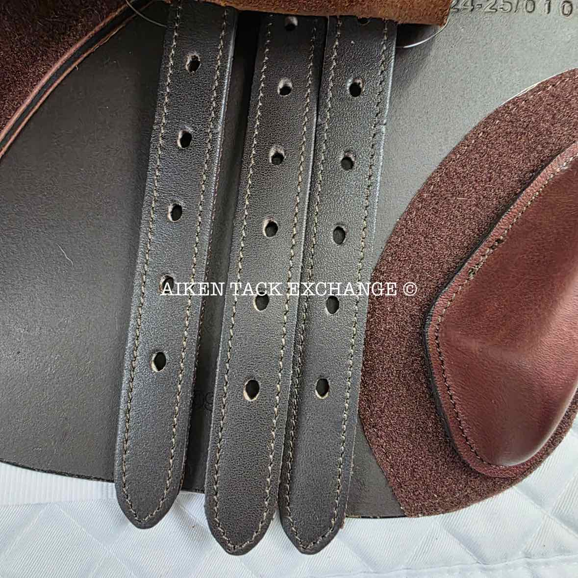 HDR - Henri de Rivel Laureate IGP Close Contact Jump Saddle, 18.5" Seat, Adjustable Tree - Changeable Gullet, Wool Flocked Panels