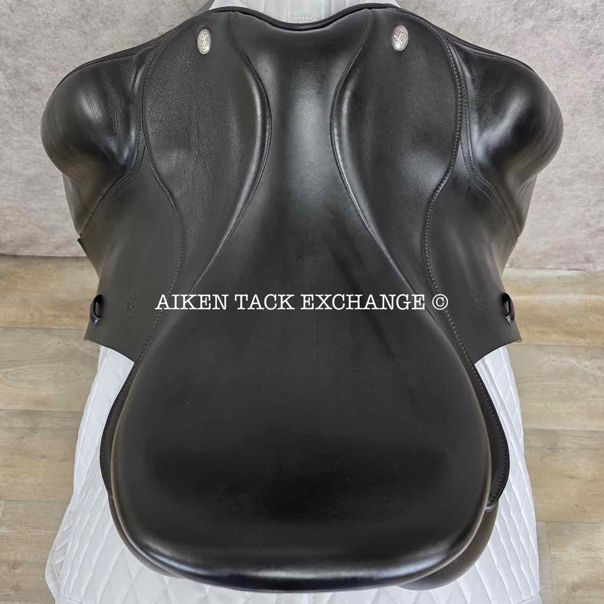 **SOLD** 2019 Fairfax Classic Cupped Flap Dressage Saddle, 17" Seat, Adjustable Tree - Changeable Gullet, Wool Flocked Panels