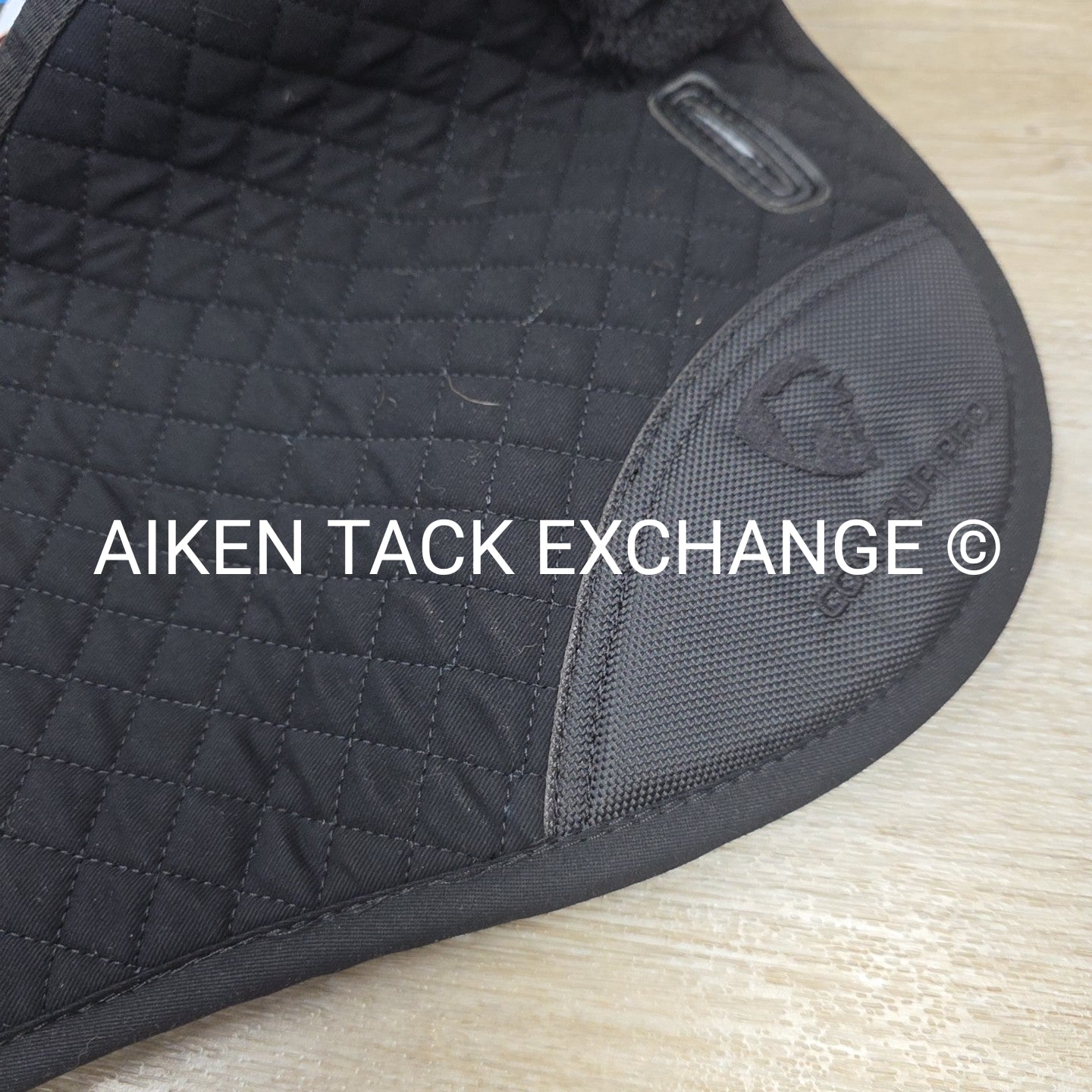 Shires Arma Contour Pro Half Pad, Size 17" - 18"