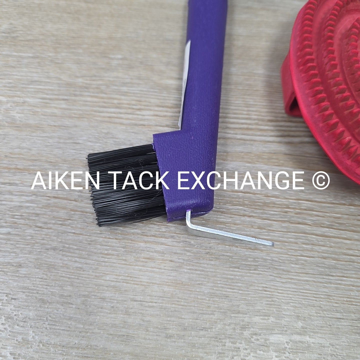 BARGAIN BUNDLE: 3 Curry Combs & 1 Hoof Pick
