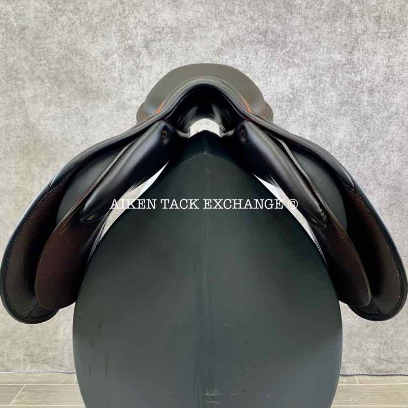 2023 Childeric FLP Close Contact Jump Saddle, 18" Seat, 2 3/4 Flap, M/MW Tree, Foam Panels, Full Buffalo Leather