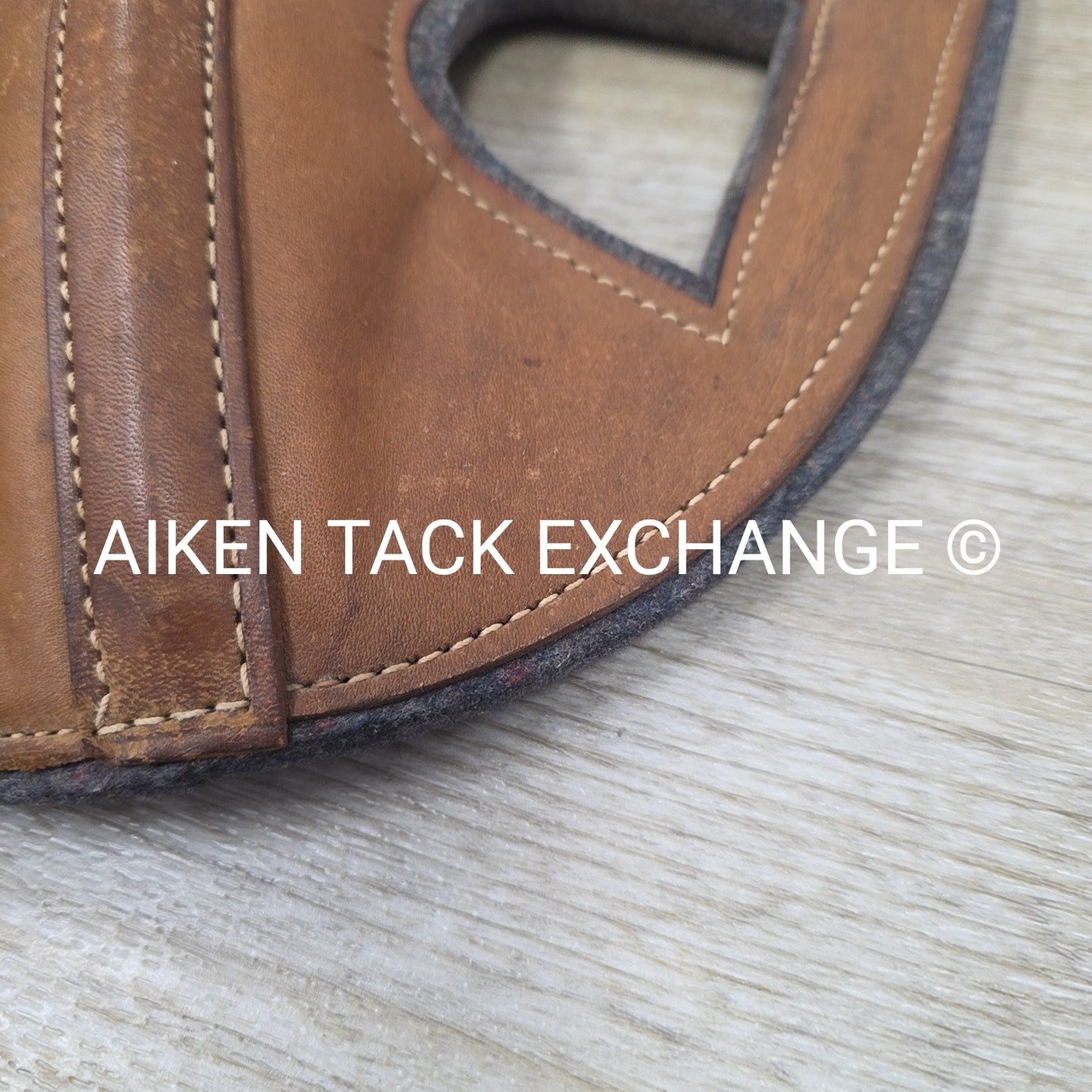 Maycraft Felt & Leather Trailer Head Bumper