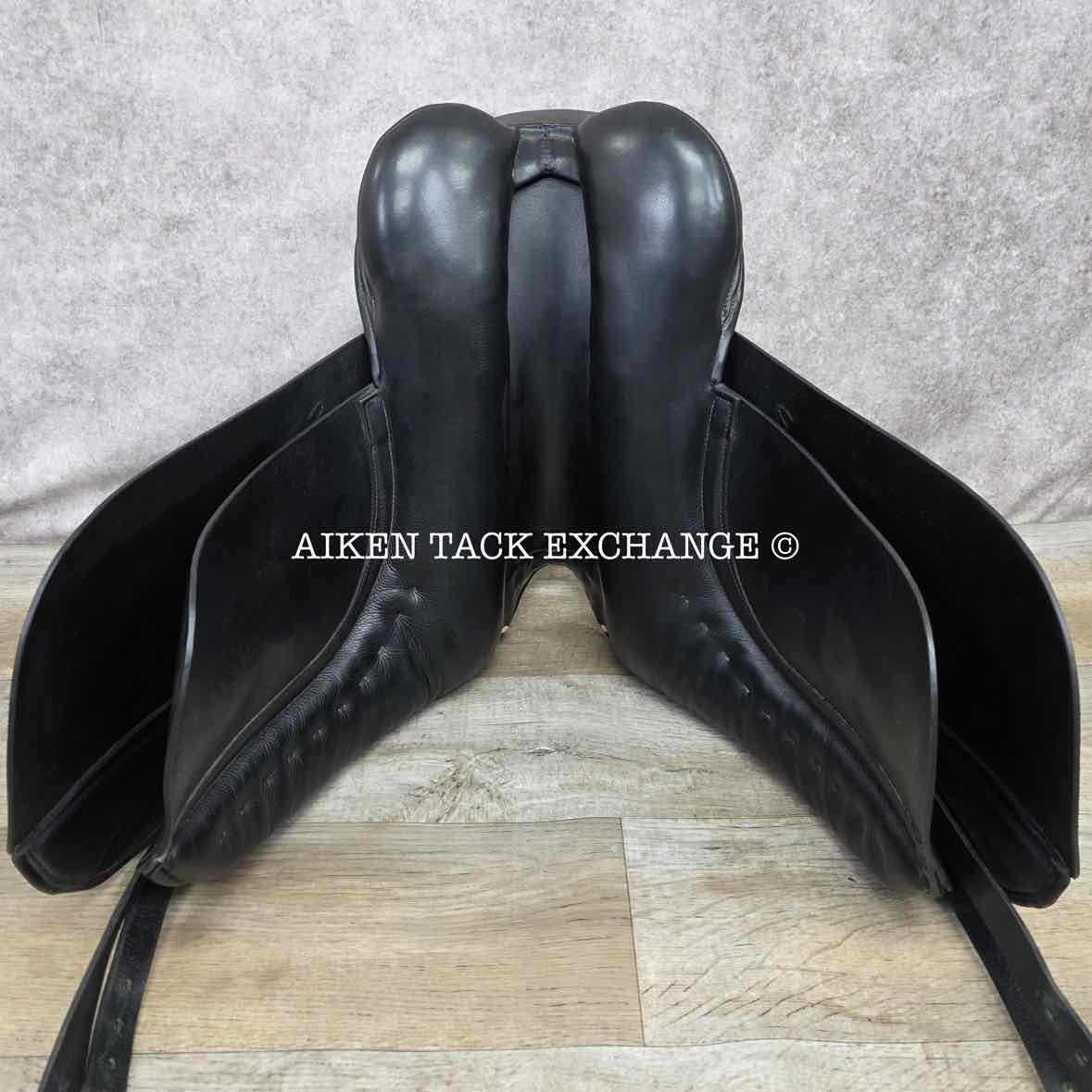 Cliff Barnsby Luxus Dressage Saddle, 17.5" Seat, Medium Tree, Wool Flocked Panels
