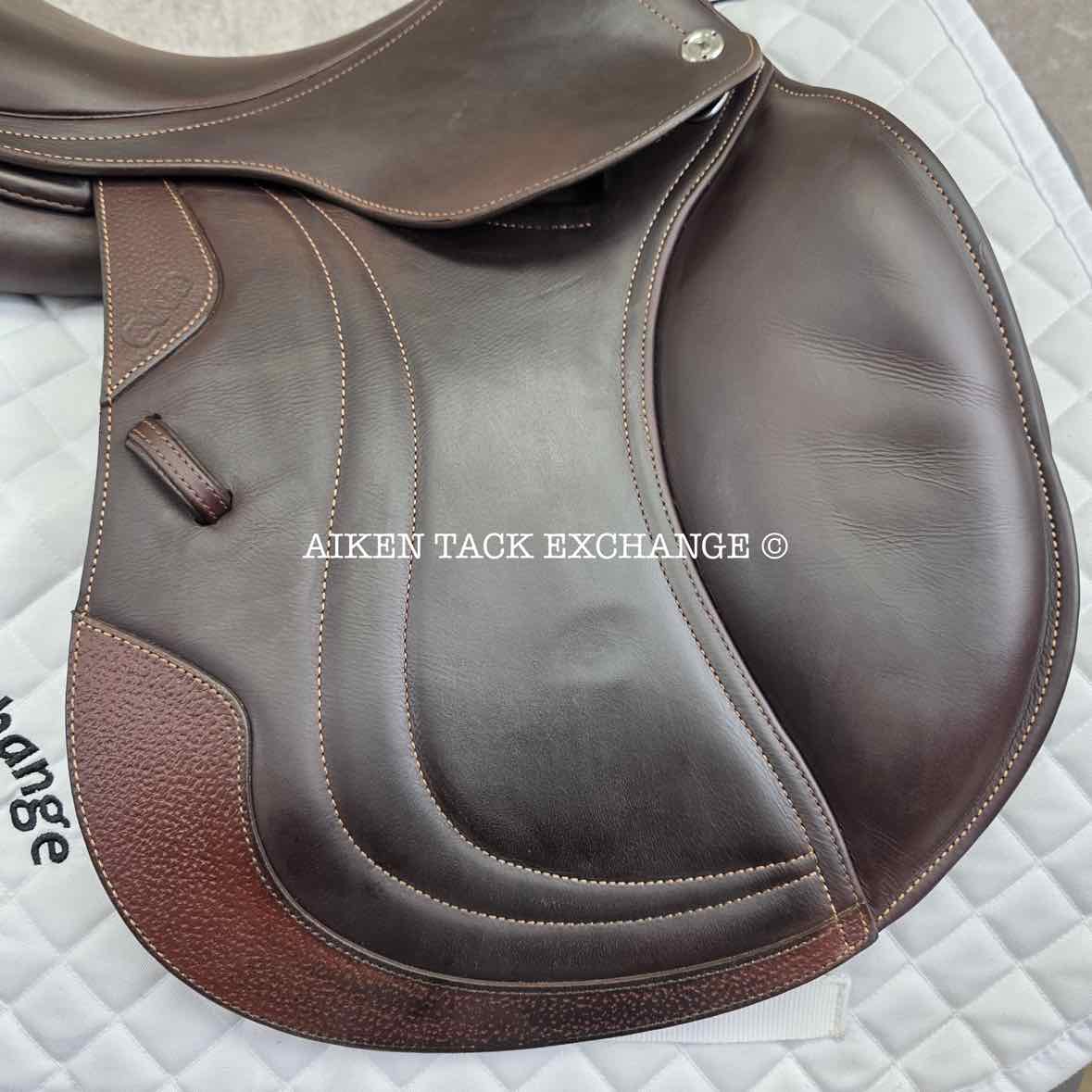 2023 CWD SE03 Close Contact Jump Saddle, 16.5" Seat, 2L Flap, Medium Tree, Foam Panels, Full Buffalo Leather