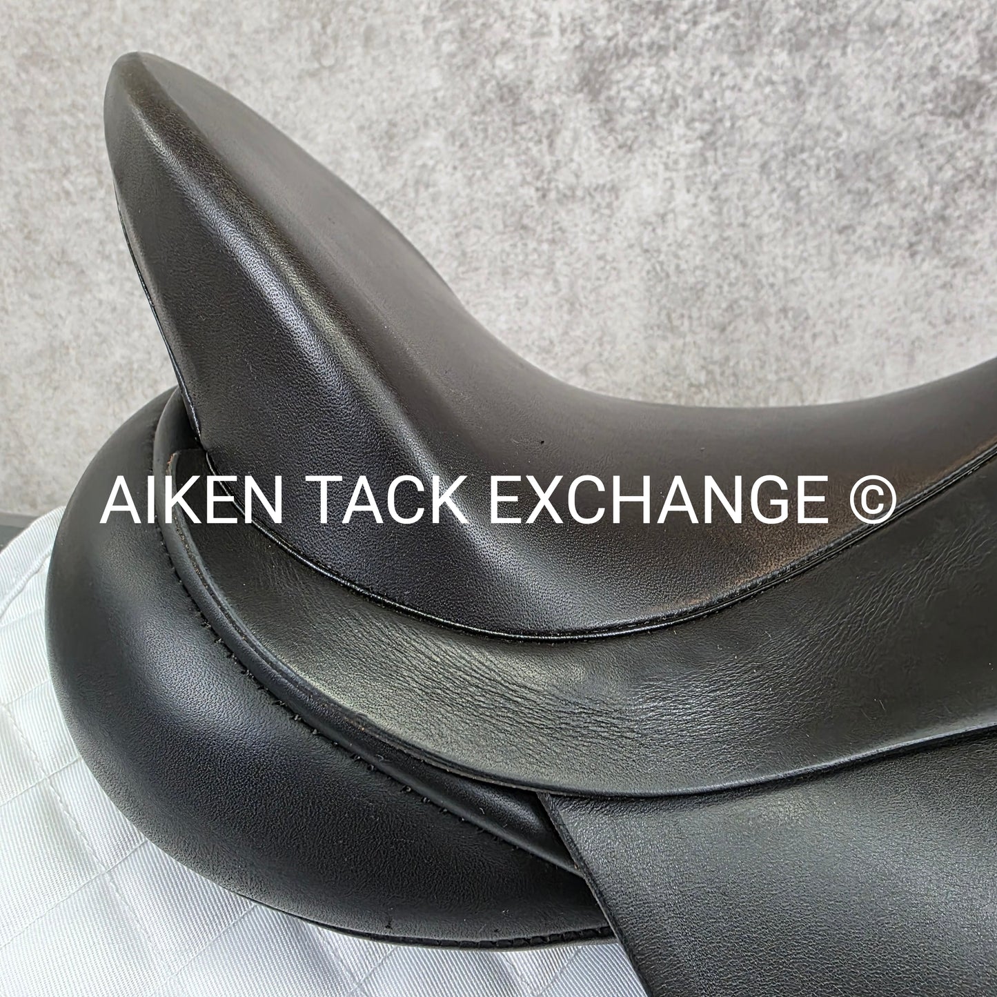 Albion Original Comfort Dressage Saddle, 17.5" Seat, Medium Wide Tree, Wool Flocked Panels