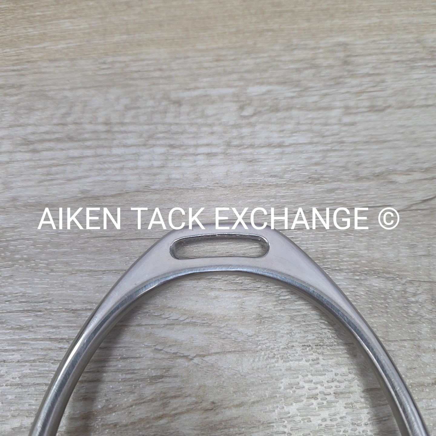 Korsteel Fillis Stirrup Irons with Engraved Crystal Detail, 4.5"