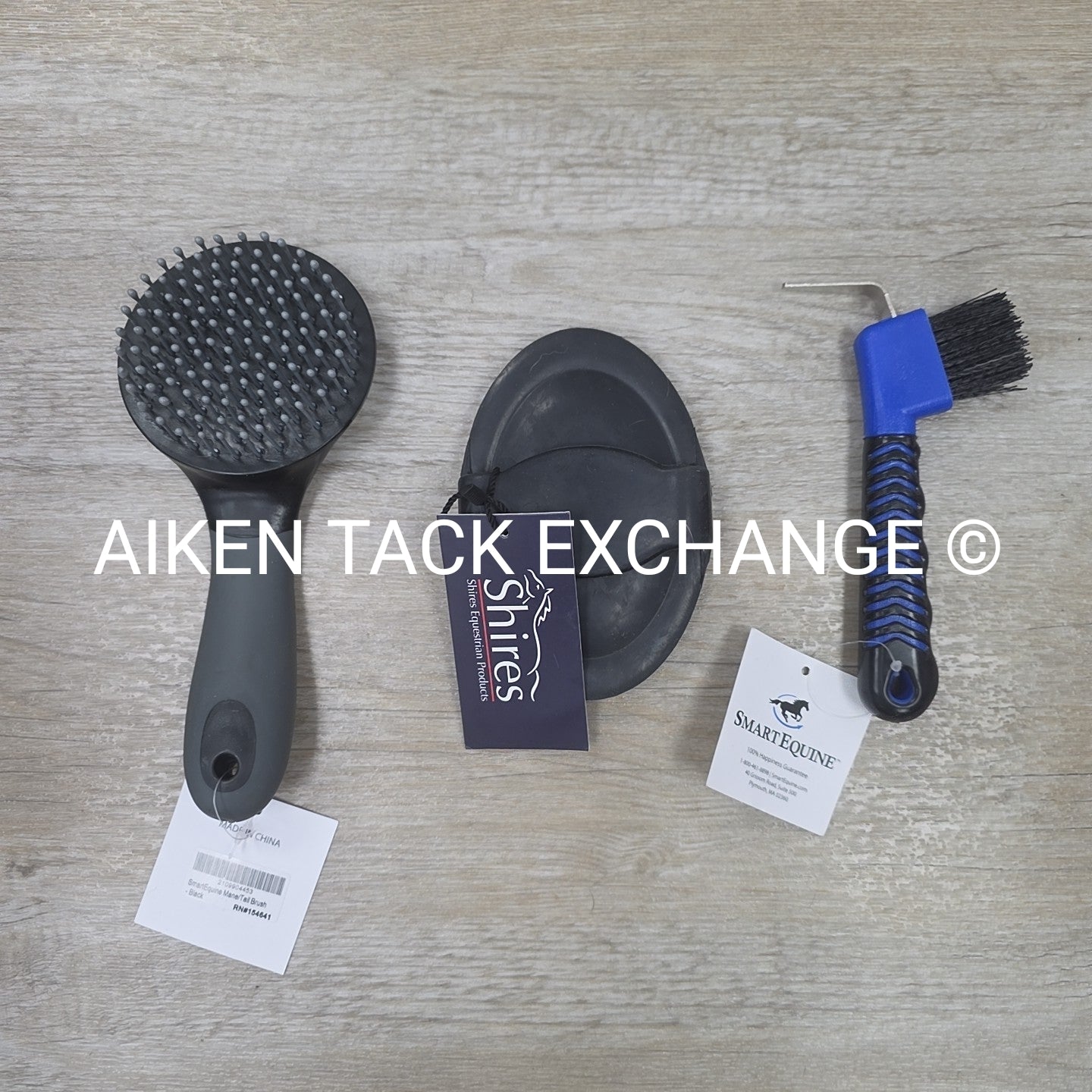 Grooming Set: 1 Hoof Pick Brush w/ Grip, 1 Curry Comb, 1 Mane & Tail Brush
