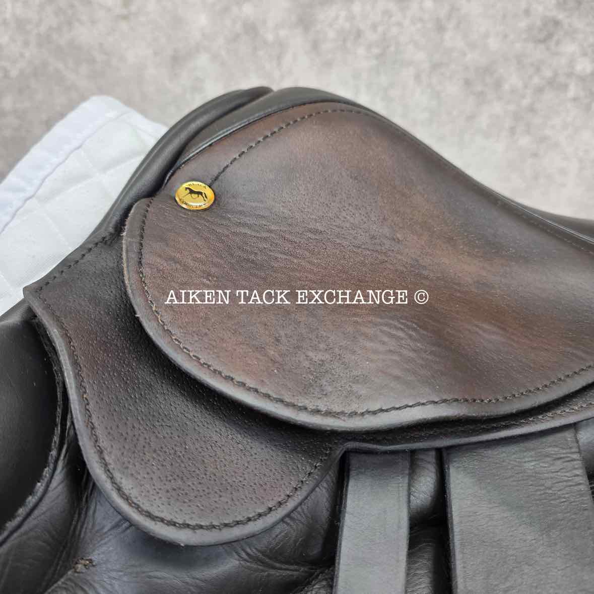 **On Trial** 2014 Black Country Solare Vinici Monoflap Jump Saddle, 17.5" Seat, Medium Wide Tree, Wool Flocked Panels