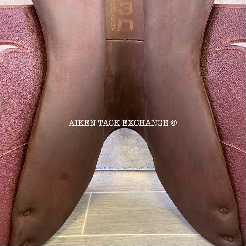 2023 Devoucoux Chiberta K Monoflap Jump Saddle, 16.5" Seat, 0KA Flap, Medium Tree, D3D Panels, Full Buffalo Leather