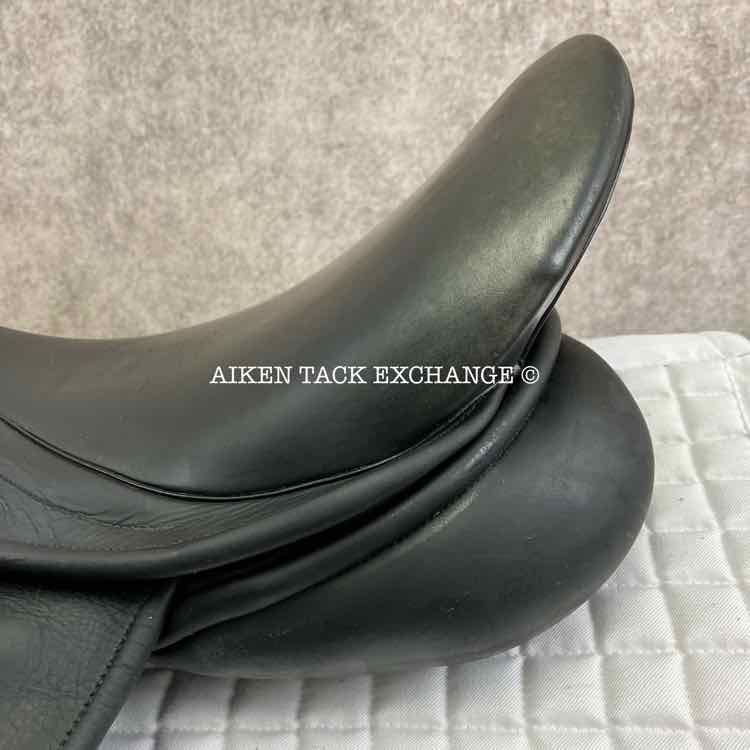 2005 County Perfection Dressage Saddle, 17.5" Seat, Adjustable Flap, M/MN Tree, Wool Flocked Panels