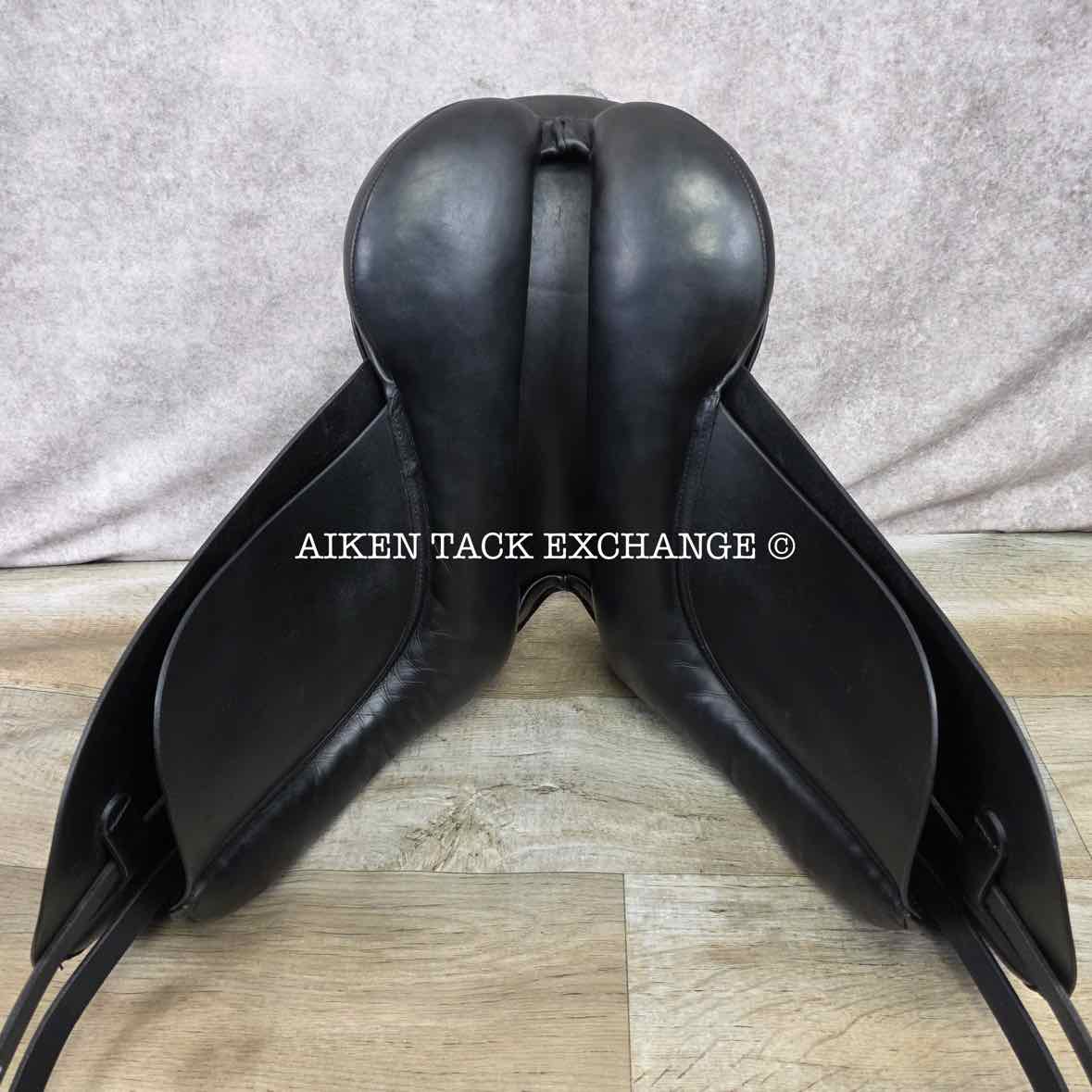 1995 County Competitor Dressage Saddle, 17.5" Seat, Medium Tree, Wool Flocked Panels