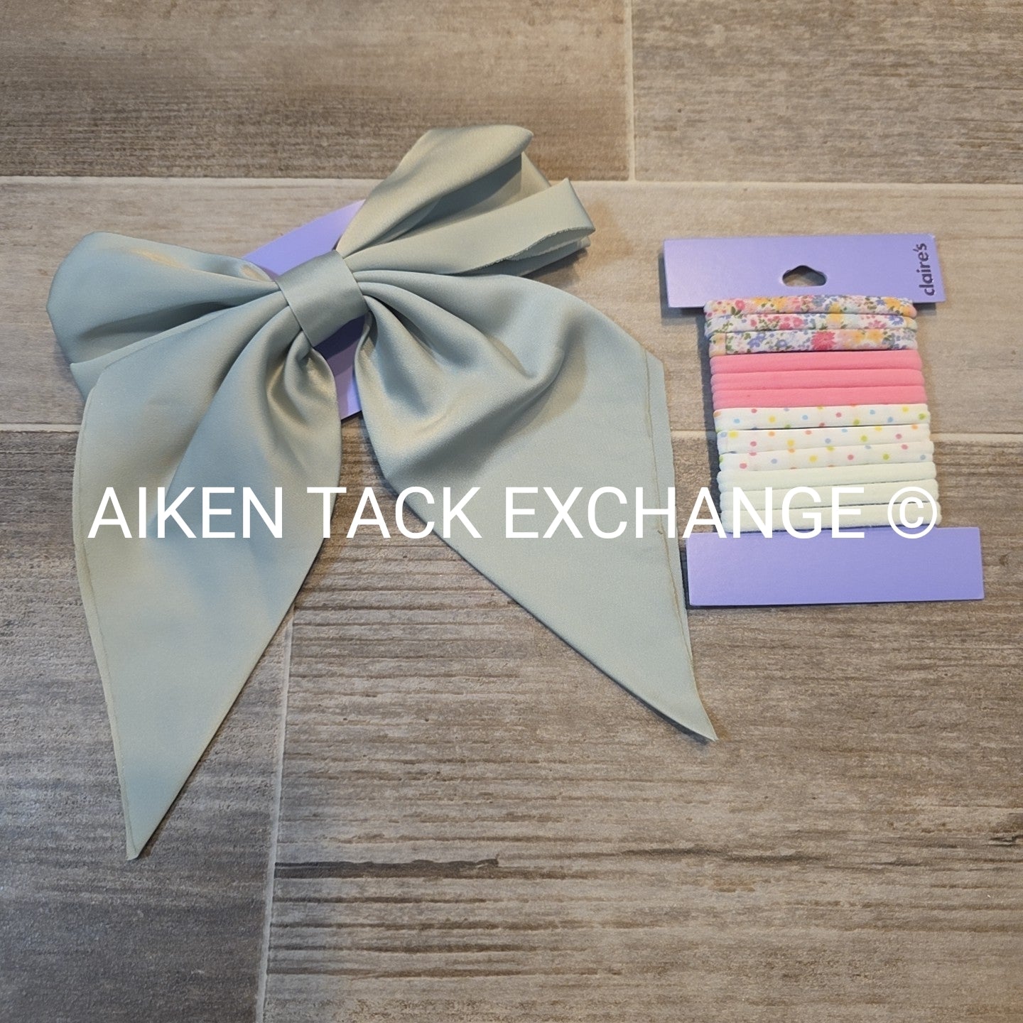 Claire's Hair Bundle - 1 Hair Tie Set + 1 Hair Clip