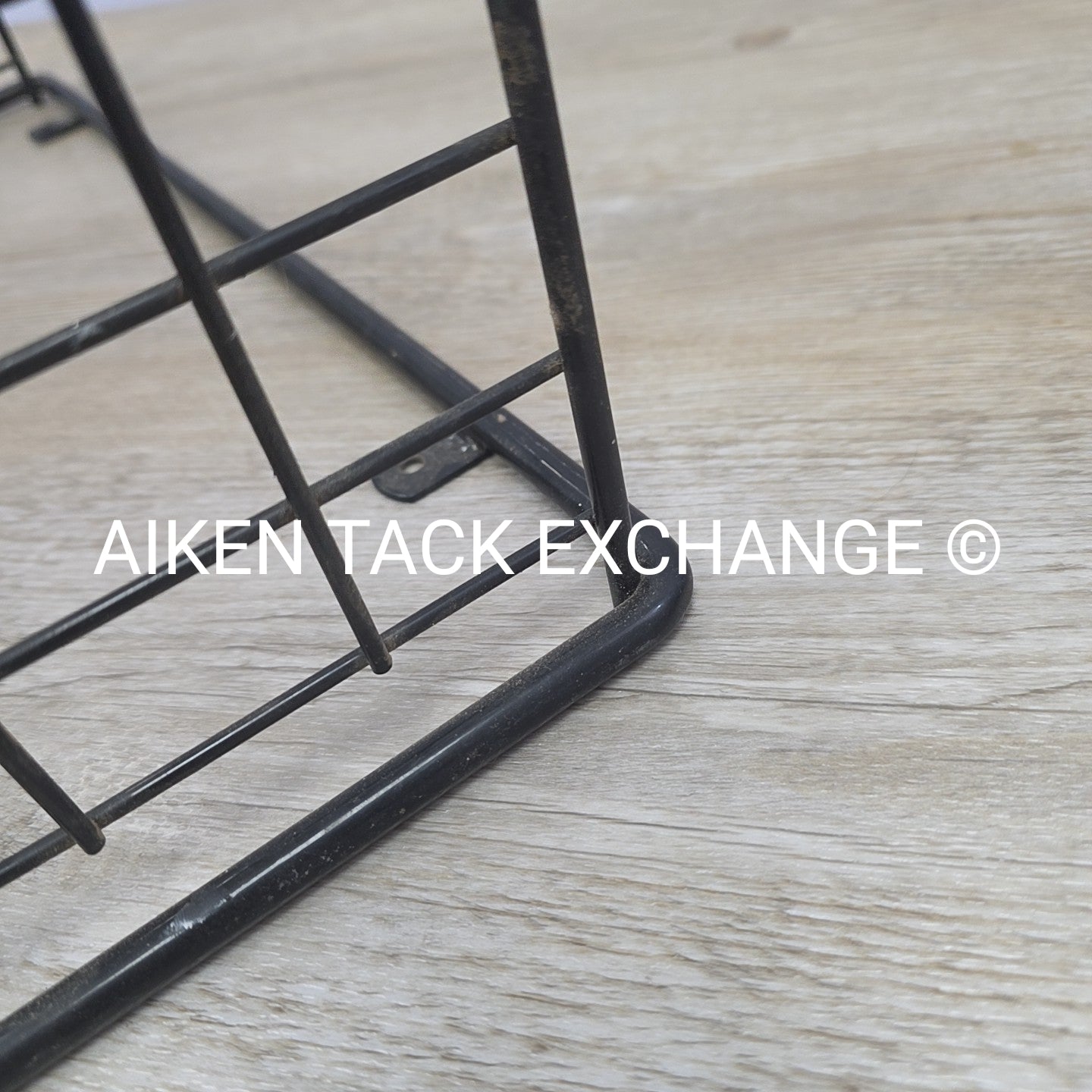 Grooming Basket with Hooks