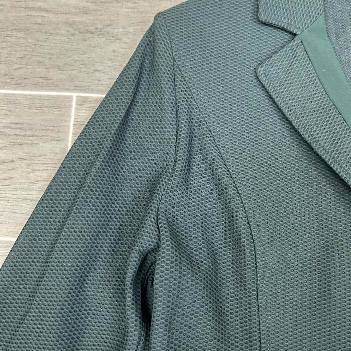 AA Platinum MotionLite Competition Show Coat, Size Small