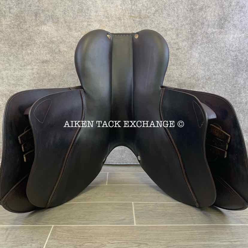 2017 CWD SE03 Close Contact Jump Saddle, 17.5" Seat, 3L Flap, Medium Wide Tree, Foam Panels