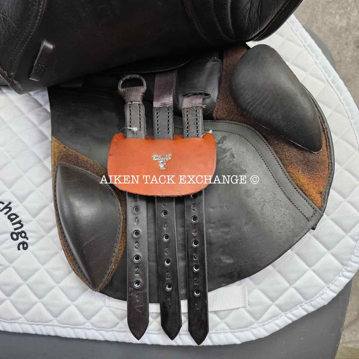 Kent & Masters Original Jump Saddle, 17.5" Seat, Adjustable Tree - Changeable Gullet, Wool Flocked Panels