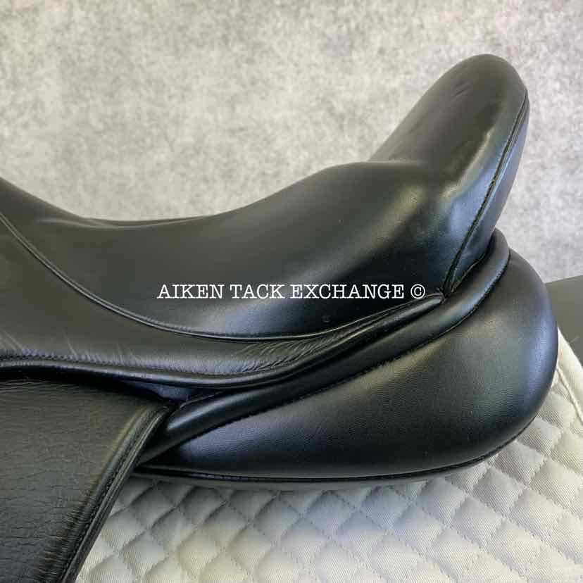 **SOLD** 2010 Marcel Toulouse As Aachen Dressage Saddle, 17.5" Seat, Medium Wide Tree, Wool Flocked Panels