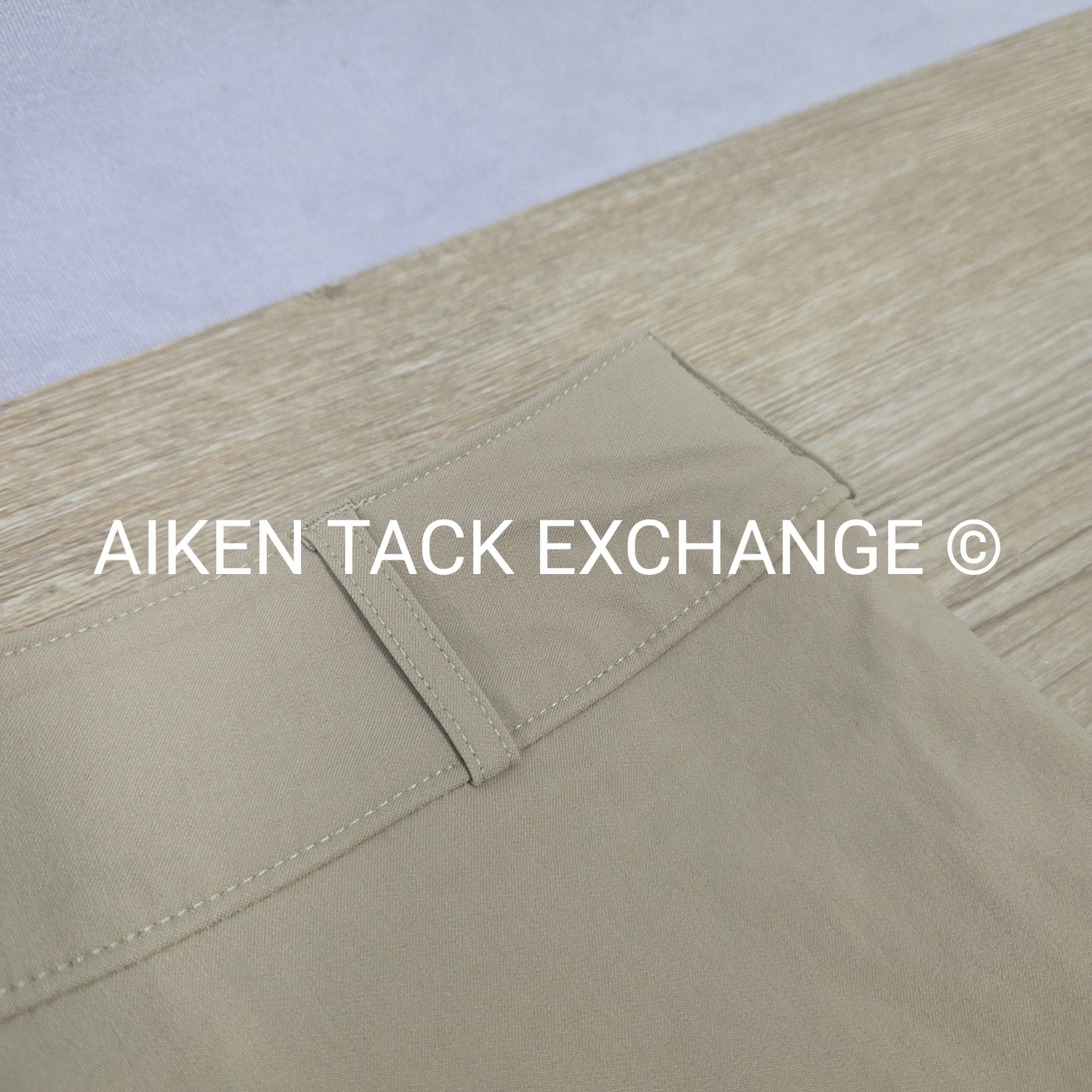 Tailored Sportsman Trophy Hunter Knee Patch Breeches, Size 28 L