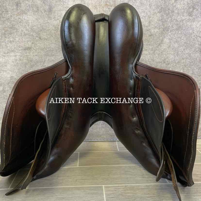 **SOLD** 2008 County Innovation Close Contact Jump Saddle, 17.5" Seat, Forward Flap, M/MN Tree, Wool Flocked Skid Row Panels