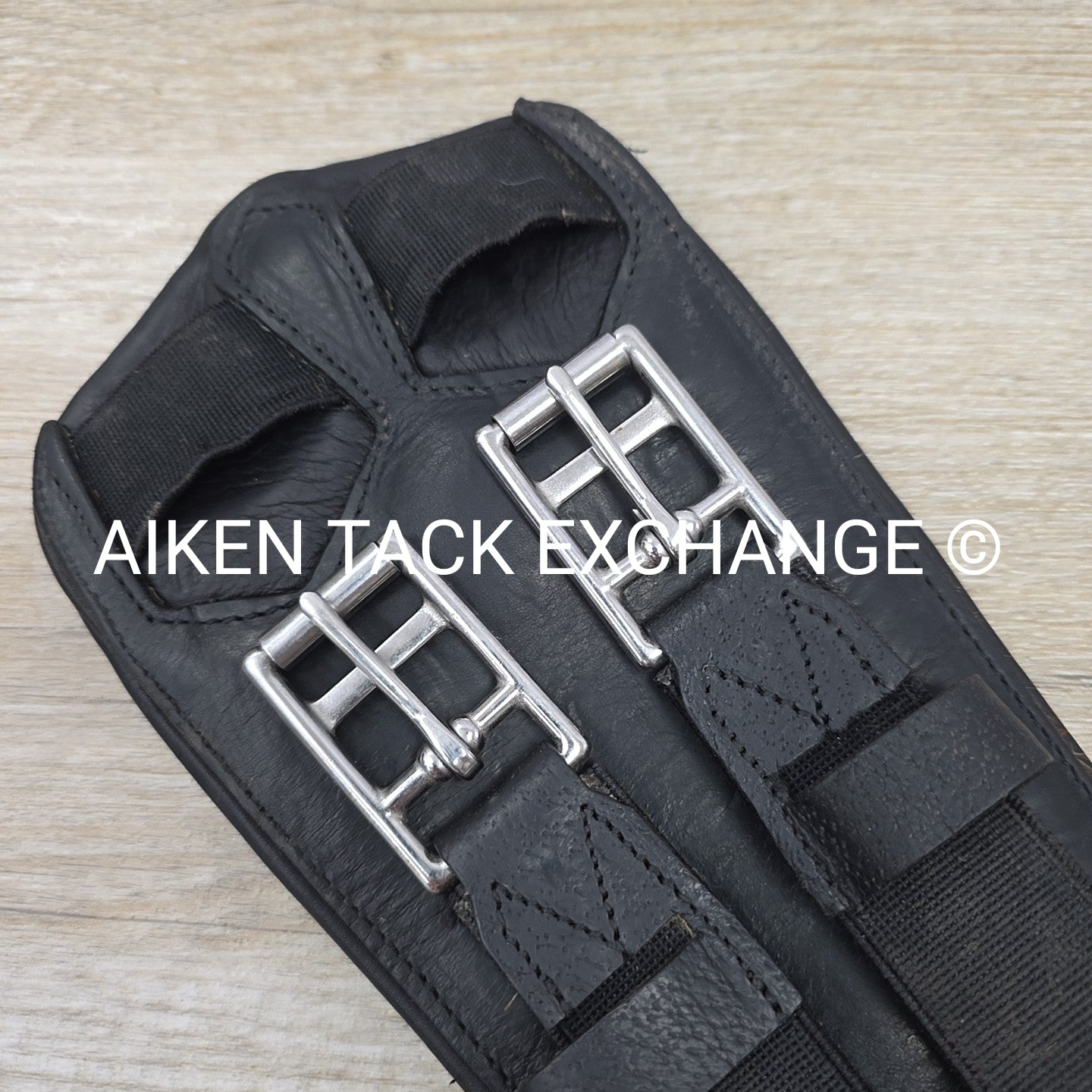 Devoucoux V Strap Girth, Black, Size 24"
