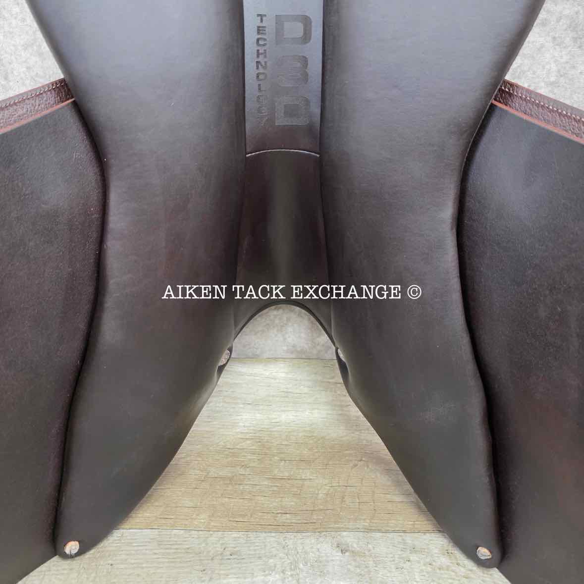 2019 Devoucoux Biarritz O Close Contact Jump Saddle, 17.5" Seat, 1 Flap, Medium Tree, Foam Panels, Full Buffalo Leather
