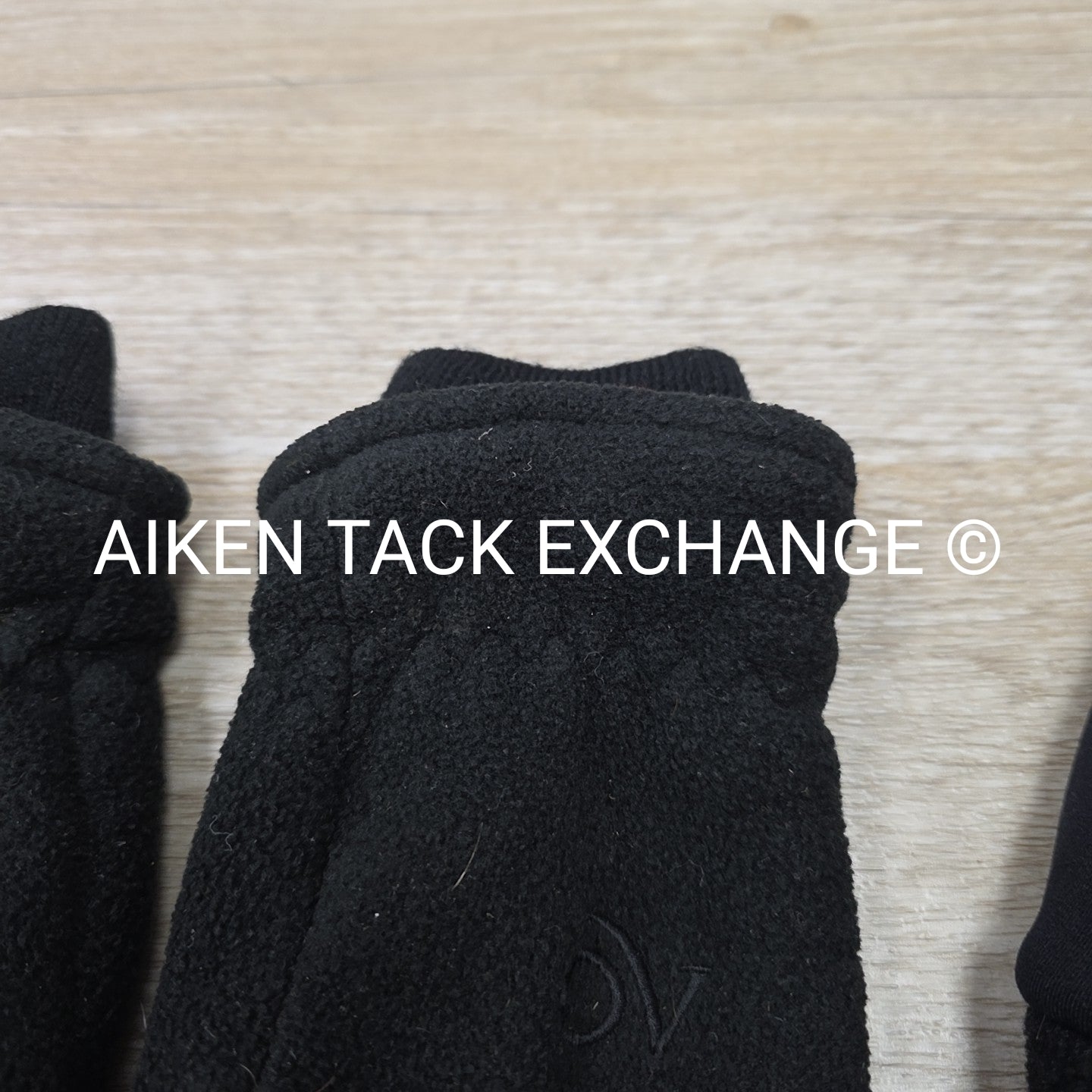 BARGAIN BUNDLE: Ovation Winter Gloves, Size Medium & EQ Winter Helmet Liner